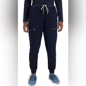 New without tags women's black fabletics black scrub pants size medium short